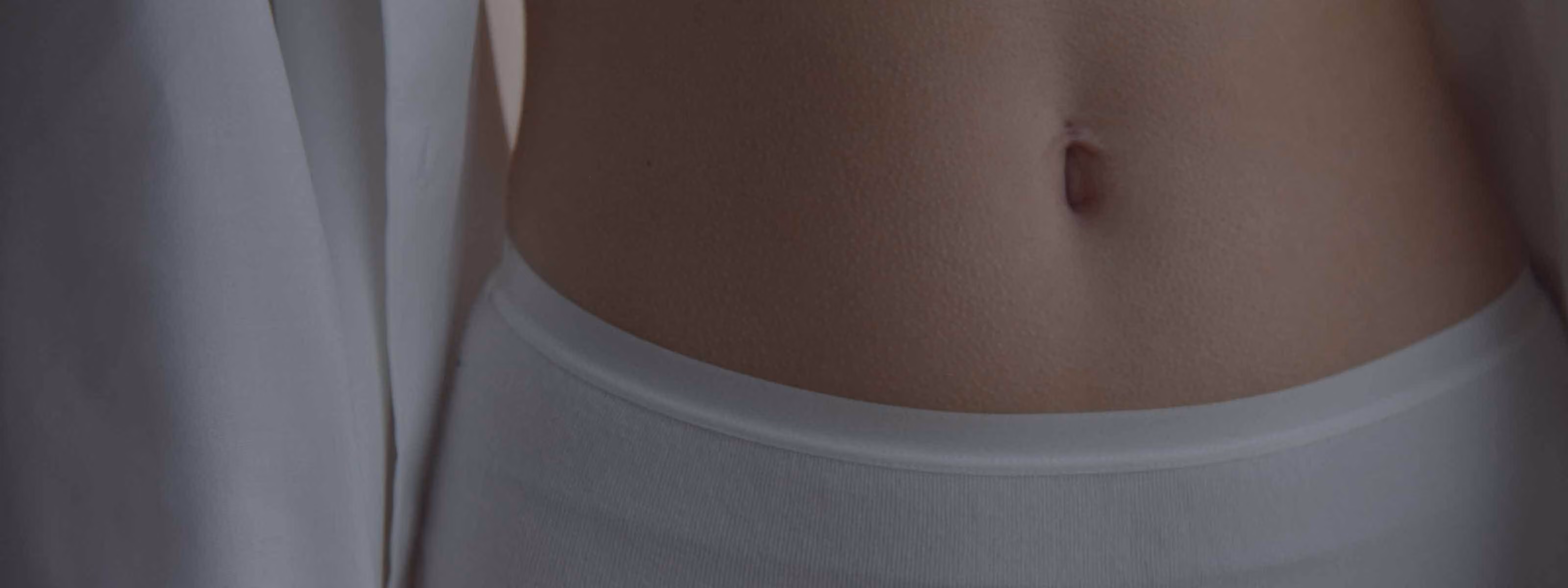 A close up of a woman's abdomen